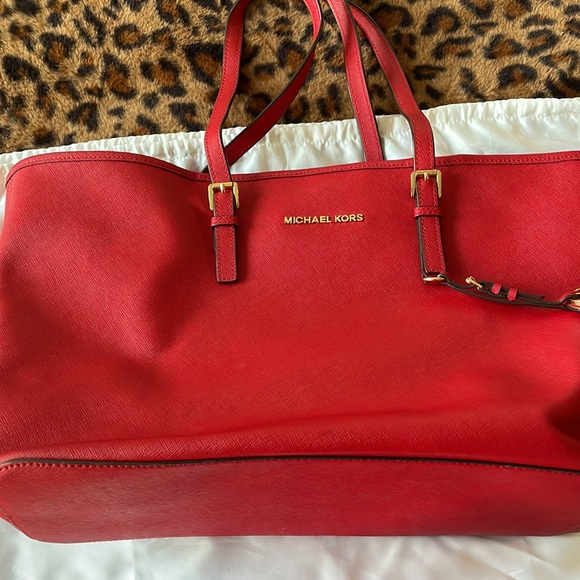 Giant red Michael Kors Tote Bag with dust cover - Picture 2 of 3
